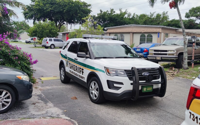 An angry Florida driver got out of his car with a machete and made one shocking move