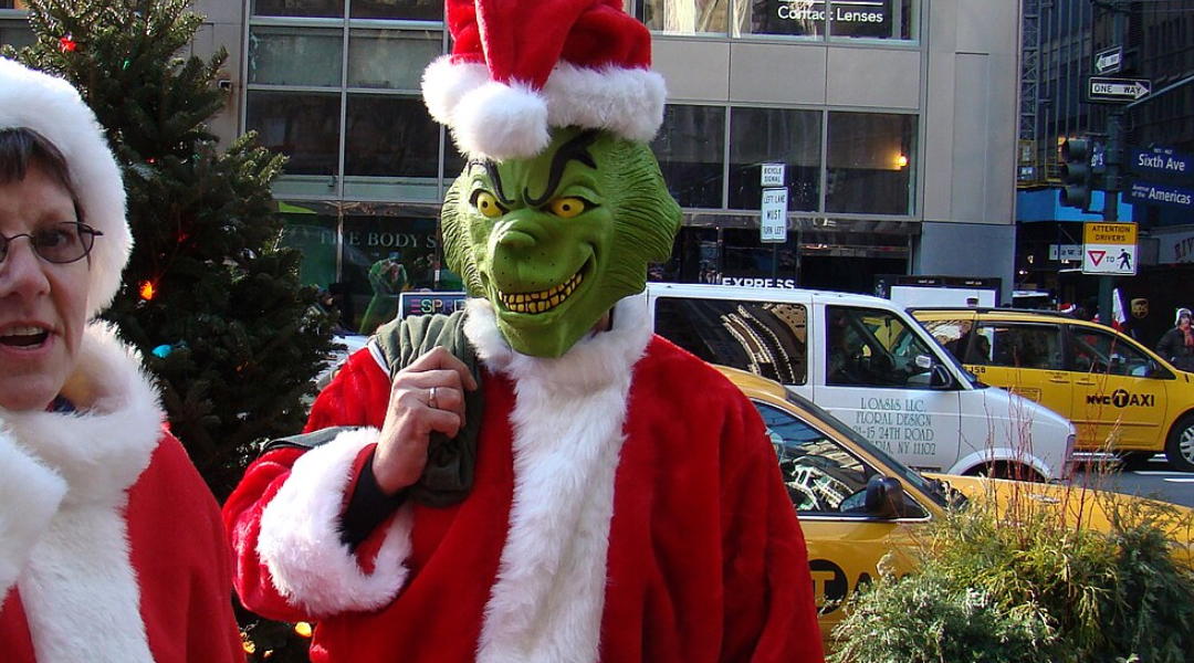 A Florida housekeeper played the Grinch for Christmas with this awful crime