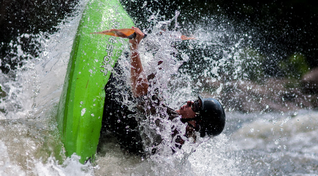 A kayaker’s lazy day on a Florida river went wrong fast after this bad situation